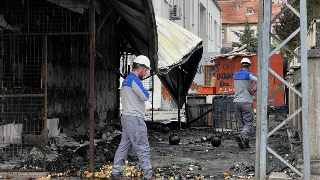 Kayseri'de çocuğa taciz iddiası mahalleliyi sokağa döktü: Hasar gün ağarınca ortaya çıktı 1